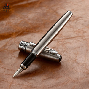 Penna Stilografica di Lusso in Metallo con Logo Personalizzato, Punta in Iridio, Adatta per Cartucce d'<span class=keywords><strong>Inchiostro</strong></span> da 2,6mm, Ideale per Firme Aziendali e Calligrafia - Product Image 1