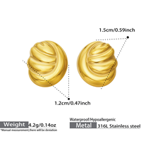 Boucles d'oreilles clous texturées incurvées plaquées or PVD 18 carats haut de gamme en acier inoxydable 316L torsadé pour femme