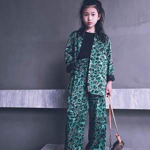Nuevo Traje de Niña de Corea del Sur, Traje Pequeño, Vestido Pequeño, Abrigo con Estampado de Leopardo, Desfile de Moda, Conjunto de Padres e Hijos - Product Image 1