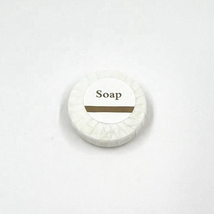 Jabón Redondo Vegano <span class=keywords><strong>de</strong></span> 25g para <span class=keywords><strong>Hotel</strong></span> con Impresión Dorada y Envoltura <span class=keywords><strong>de</strong></span> Papel Plegado - Product Image 1