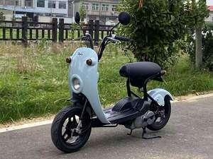 <span class=keywords><strong>Mini</strong></span> scooter à essence Charly 50cc 4 temps refroidi par air, mignon, avec phare rond unique, cadre léger et pliable, idéal pour les trajets urbains - Product Image 3