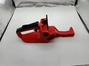 Um nhà máy bán hàng trực tiếp Chainsaw phụ tùng nhiên liệu Tank Assy Xăng Chainsaw bình nhiên liệu lắp ráp