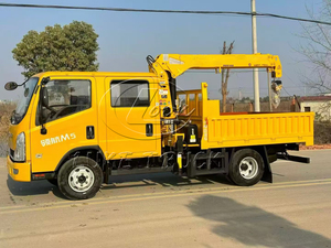 Grúa hidráulica montada en camión FOTON de 3 toneladas con cesta de trabajo aérea para mantenimiento municipal y reparación de calles - Product Image 4