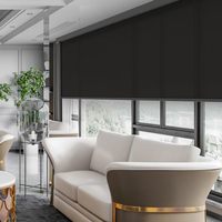 Stores extérieurs motorisés à rail coulissant intégré, style Ziptrak, avec canaux hermétiques, en tissu occultant commercial, pour balcon facile à installer
