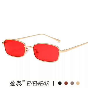 แว่นตา แว่นกันแดดทรงสี่เหลี่ยมเล็ก กรอบสีทอง เลนส์สีแดง UV400 สำหรับทุกเพศ น้ำหนักเบา สไตล์สตรีท - Product Image 1