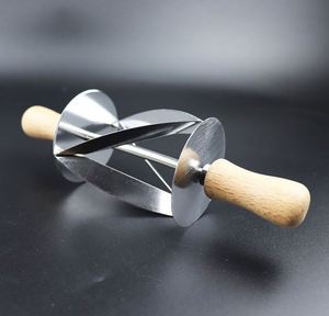 Nuevo Cuchillo Triangular de Acero Inoxidable para Cocina, Cuchillo para Cortar Masa, Herramienta para Hornear Croissants - Product Image 3