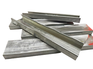 Composants <span class=keywords><strong>de</strong></span> grille <span class=keywords><strong>de</strong></span> plafond en acier galvanisé <span class=keywords><strong>de</strong></span> style moderne, canal en U, ignifuge, antirouille, haute résistance, installation facile, 3 ans - Product Image 4