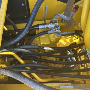 Excavatrice Komatsu PC240-8/PC240-11/PC240LC-11 d'occasion de 24 tonnes, moteur Cummins, faible nombre d'heures, pompe robuste, composant principal, modèle 2024 - Product Image 2