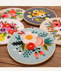 Juego de bordado de punto de cruz personalizado DIY, conjunto de costura de patrones de flores con aro de bordado, manualidades hechas a mano, regalo de costura - Product Image 3