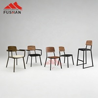 Meubles commerciaux Design moderne Restaurant de restauration rapide Chaise de café en métal Empilable Ensemble de table et de chaises pour cantine du personnel scolaire