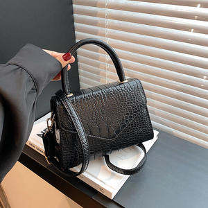 Bolsos de mano de cuero PU con diseño retro de moda para mujer, bolsos de lujo de gran capacidad, bolso bandolera simple para uso diario, bolso para dama. - Product Image 2