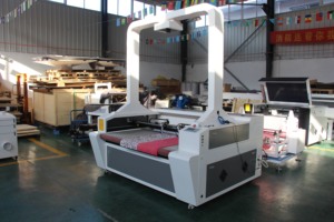 Máquina de Grabado y Corte Láser de <span class=keywords><strong>CO2</strong></span> de Bajo Costo Jinan de 60w/80w/100w/1600x1000 con Alimentación Automática CCD - Product Image 2