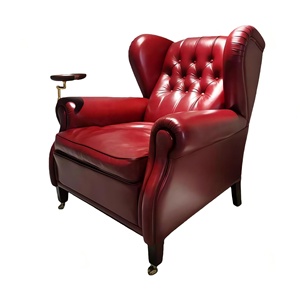 Sillón Wingback con Respaldo Acolchado en Cuero Rojo Oxblood con Acabado en Aceite y Cera, Bandeja Lateral Dorada, Brazos Enrollados y Ruedas, Estilo Clásico para Sala de Estar - Product Image 6
