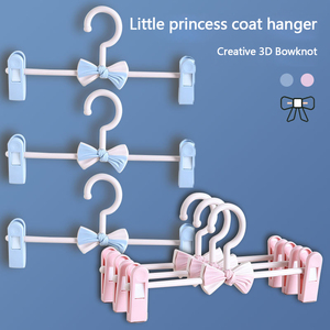 Vente en gros de supports pour vêtements de maison, cintres en plastique sans rail, <span class=keywords><strong>cintre</strong></span> extensible pour pantalons pour enfants, <span class=keywords><strong>cintre</strong></span> antidérapant pour bébé - Product Image 3