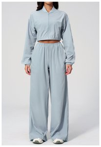 Ensemble de yoga pour femmes : Sweat-shirt ample à manches longues avec cordon de serrage à la taille et fermeture éclair intégrale, et pantalon de survêtement taille haute à jambes larges - Product Image 3