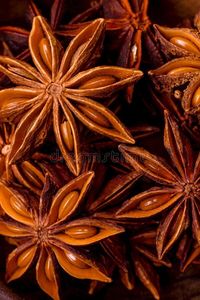 Anis étoilé entier, épices brunes en forme d'étoile, assaisonnement à base de plantes pour la cuisine et l'arôme - Product Image 6