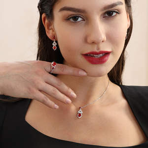 स्टर्लिंग चांदी शादी के गहने में लक्जरी लाल घन ज़िरकॉन स्टड - Product Image 5