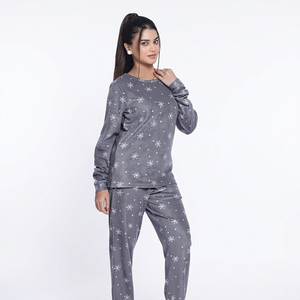 Conjunto de Pijama de Franela para Mujer, 2 Piezas, Manga Larga, Estampado de Copos de Nieve Grises, Ropa de Dormir Cálida para Invierno, Lavable a Máquina - Product Image 4