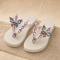 Hiasan Sepatu Kupu-kupu Kristal Warna-warni Rantai Sandal Paduan Logam Warna Emas Dekorasi DIY untuk Sandal Jepit Aksesoris Sandal Wanita