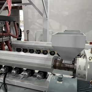 Unità di estrusione a soffiaggio <span class=keywords><strong>film</strong></span> a doppio strato AB ABA completamente automatica per la <span class=keywords><strong>produzione</strong></span> continua di <span class=keywords><strong>film</strong></span> con materiali grezzi PP PE - Product Image 5