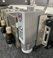 Máquina troqueladora digital de etiquetas en rollo de alta precisión con 4 cabezales de corte, motorizada, de fábrica directa de China, con ancho máximo de material de 340 mm