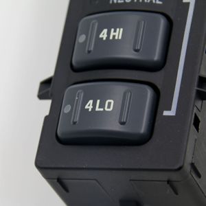 Chevrolet Transfer <b>Case</b> <b>Switch</b> 15067877 19168769 Electric Drive Headlight Control For Truck Use - Product Image 5