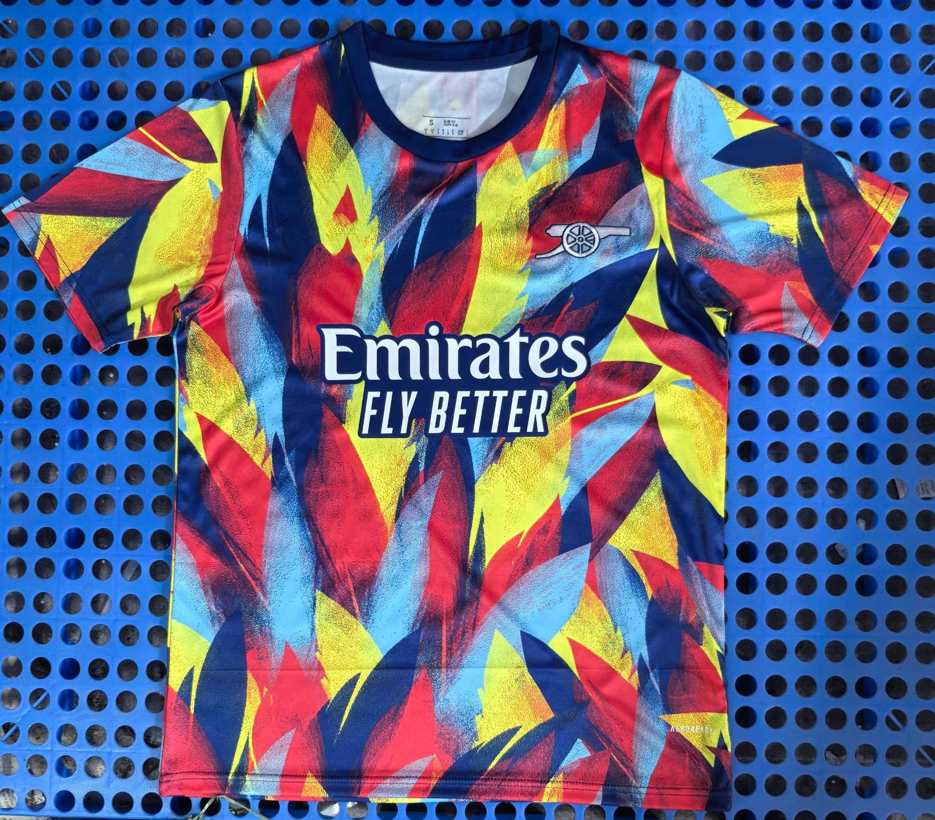 Divisa da allenamento colorata dell'Arsenal 25-26