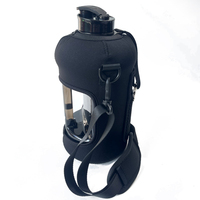 Logo personnalisé Porte-bouteille d'eau demi-gallon 73oz/2.2l avec sangle et support pour téléphone portable Housse pour bouteille d'eau