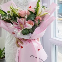 Papier d'emballage pour fleurs en gros, 56*56,5 cm, petit cœur rouge imprimé, imperméable, film plastique nacré
