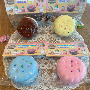Nouveau jouet anti-stress en silicone en forme de biscuits superposés en forme de chocolat, sensation tactile réaliste, rebondissant, Zhejiang - Product Image 4