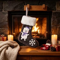 Chaussette de Noël en fausse fourrure Sherpa, motif ours polaire et flocon de neige, sac cadeau en peluche à suspendre, décoration pour arbre et cheminée