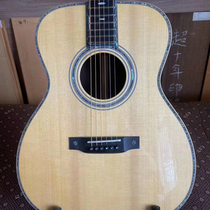 Guitare acoustique JD-960 personnalisée entièrement en bois massif, fabriquée à la main avec du bois d'épicéa de qualité supérieure et du coco polo pour une qualité sonore optimale pour la <span class=keywords><strong>musique</strong></span> - Product Image 1