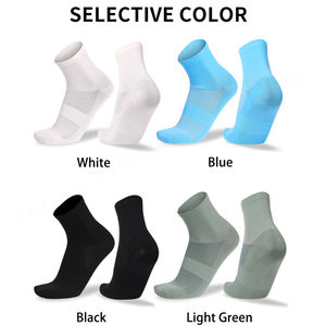 Calcetines para correr de diseño personalizado, calcetines de compresión lisos profesionales transpirables, calcetines deportivos con logotipo personalizado para hombre azul - Product Image 5