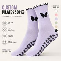 Chaussettes de Pilates personnalisées pour femmes avec broderie papillon, bordure à volants, antidérapantes, pour yoga, barre et Pilates