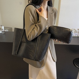 2025 vente chaude nouveau sac fourre-tout rétro marron, design élégant, sac à main de mode pour femmes - Product Image 5