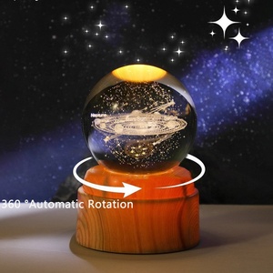 Lampada Notturna Personalizzabile con Sfera di Cristallo, Rotazione Automatica, Incisione Laser 3D, Motivo Universo - Product Image 2