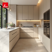 Armoires de cuisine Alland de style minimaliste luxueux en bois massif avec finition peinte et composants multifonctionnels pour le rangement