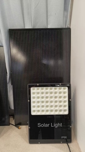 <span class=keywords><strong>Projecteur</strong></span> solaire <span class=keywords><strong>LED</strong></span> en aluminium moulé sous pression IP66 300W/500W/1000W à <span class=keywords><strong>haut</strong></span> lumen pour <span class=keywords><strong>extérieur</strong></span>, jardin, cour, mur, stade sportif - Product Image 5