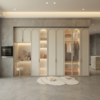 Armoire en bois sur mesure à portes battantes avec étagères de rangement en contreplaqué, aménagement personnalisé, pour chambre parentale moyenne et petite, mobilier de maison
