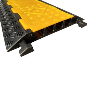 Heavy Duty Pvc Trunking 4-kanaals Verkeersdrempels Kabel Beschermer Cover Rubber Plastic Kabel Ramp Voor Rijbaan Veiligheidskabel Lade - Product Image 5