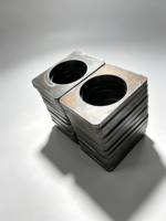 Plaque à bride carrée en acier inoxydable usinée sur mesure par CNC, pièces usinées non standard en acier épais avec anodisation et polissage