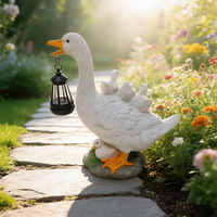Lampe solaire de jardin en résine personnalisée en gros, motif famille de canards, avec figurines d'animaux créatives pour la décoration de jardin et de cour, cadeaux de pendaison de crémaillère