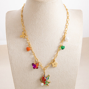 สร้อยคอจี้รูปผีเสื้อสีรุ้ง ชุบทอง 18K ของขวัญเครื่องประดับสำหรับผู้หญิง แฟชั่นสร้อยคอคล้องไหปลาร้าพร้อมจี้หลากสี - Product Image 3