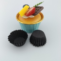Solide Mattschwarze Einfarbige Geriffelte Fettabweisende Hitzebeständige Einweg-Muffinförmchen für Cupcakes Zuhause Geburtstagsfeier