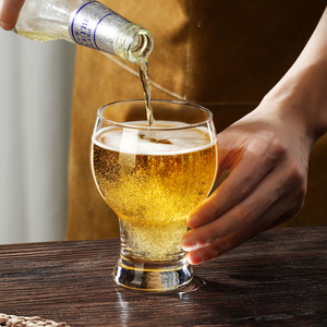 Verres à bière soufflés à la main avec logo <span class=keywords><strong>personnalisé</strong></span>, verres à vin de football mondial, ensemble de verres à bière <span class=keywords><strong>pas</strong></span> chers, verres à bière Pilsner artisanaux transparents – Vente en gros - Product Image 2