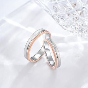 Anello di Coppia in Acciaio Inossidabile Bicolore con Diamante CZ Opaco, Fede Nuziale per Lui e Lei - Product Image 3