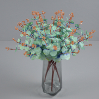 Vente en gros de plantes artificielles en eucalyptus non tissé à 16 branches multicolores, feuilles d'eucalyptus artificielles pour la décoration de la maison
