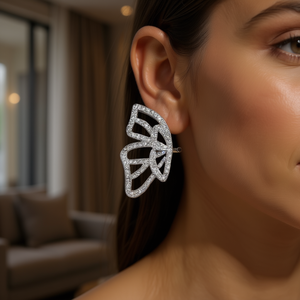 Orecchini a clip a forma di farfalla in oro bianco E2535 con pavé di diamanti rotondi, gioielli di lusso da donna. - Product Image 2