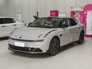 Lynk & Co 10 EM-P 2025 Berlina Media-Grande, Autonomia PHEV WLTC 100-192km, Potenza 390kW, Auto Familiare Premium 4 Porte 5 Posti - Product Image 4