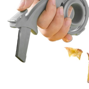Creative Thickening Material Cutting Dough Kitchen Tools Home Use Pie Roller Stainless Steel Pizza Cutter - Product Image 4